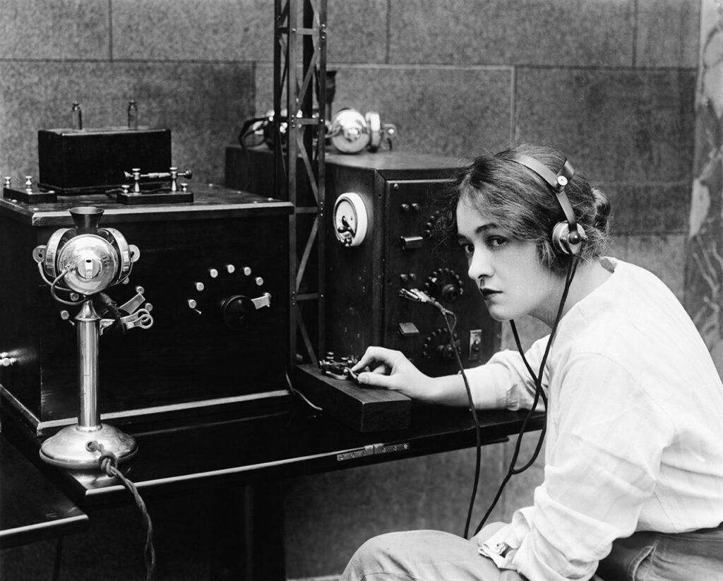 Historia y Evolución: De los Telégrafos a los Smartphones