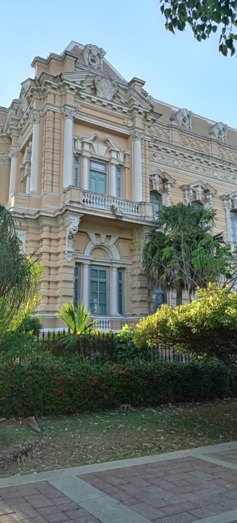 El Palacio Cantón
